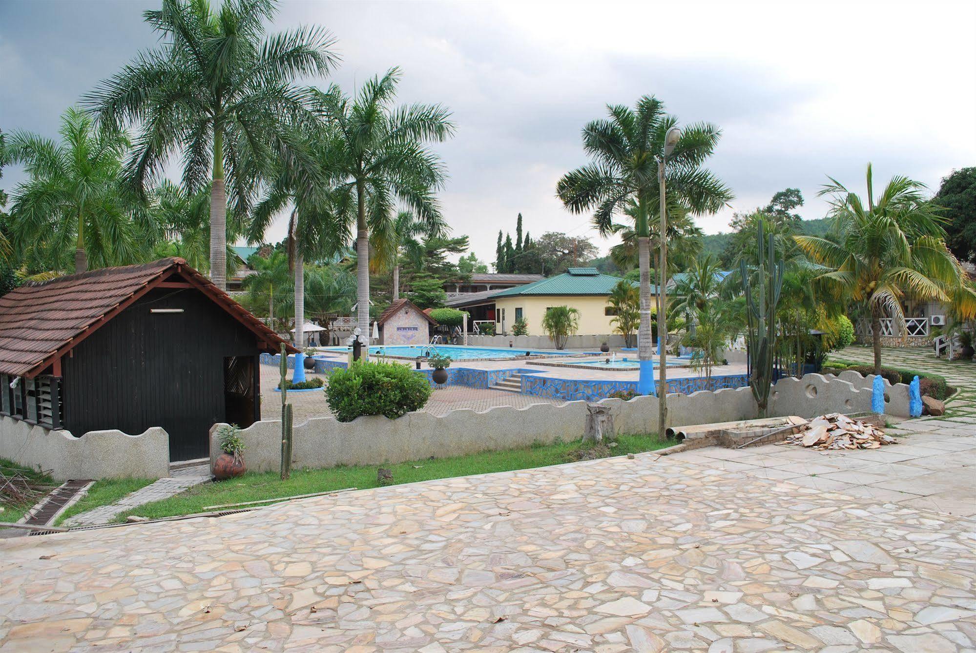 Akosombo Continental Hotel Exterior foto