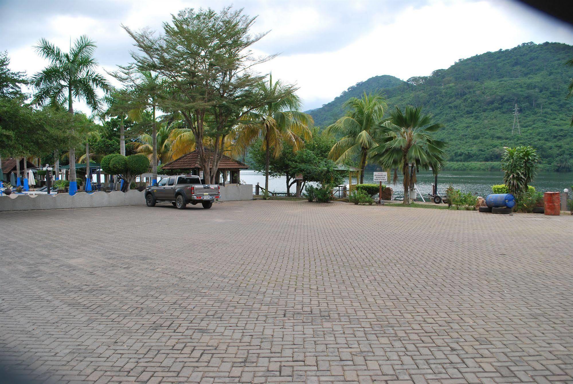 Akosombo Continental Hotel Exterior foto