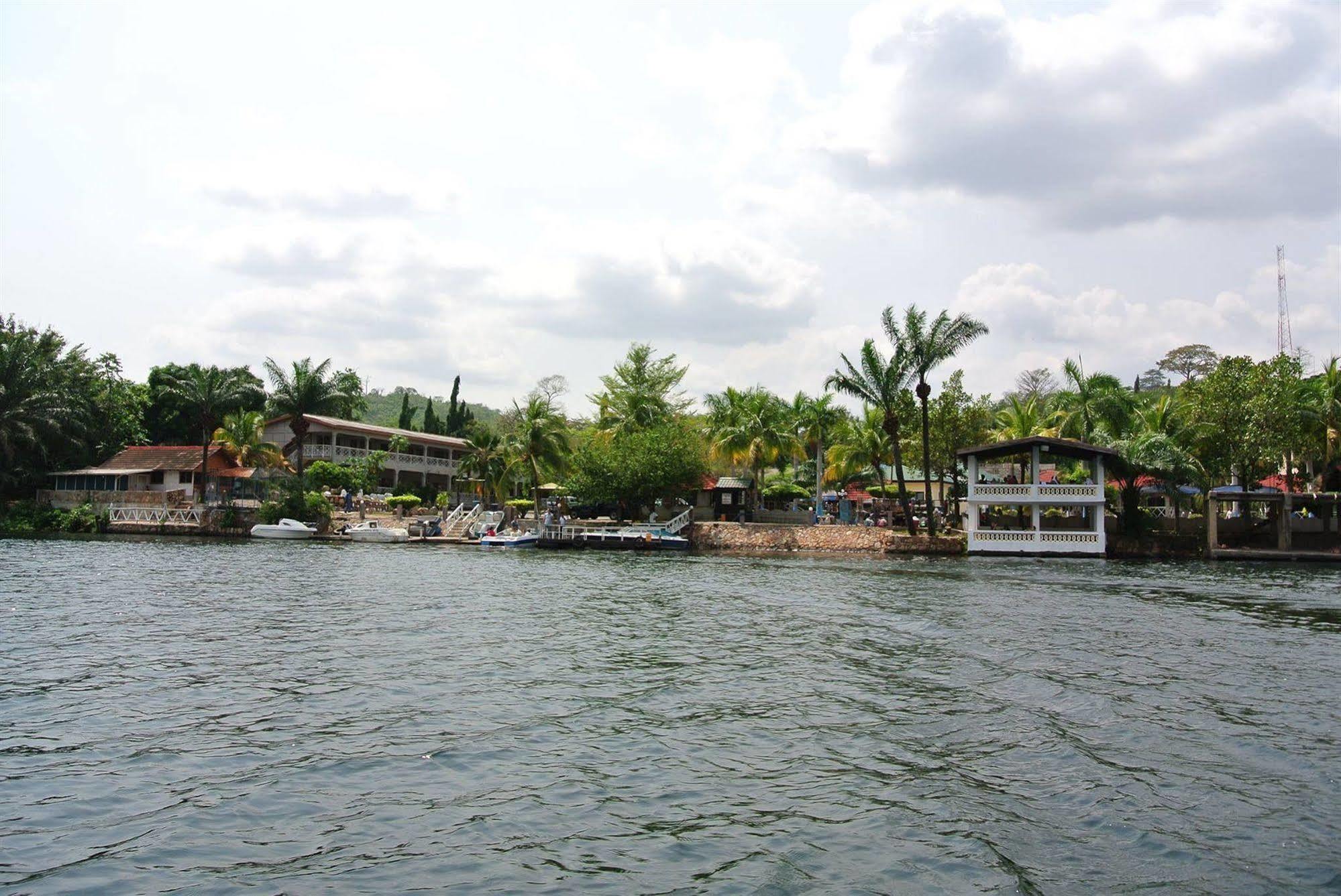 Akosombo Continental Hotel Exterior foto